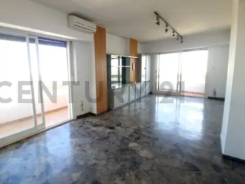 Alquiler 4 ambientes en Floresta con dependencia y cochera