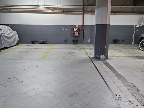 Cochera en venta en Congreso