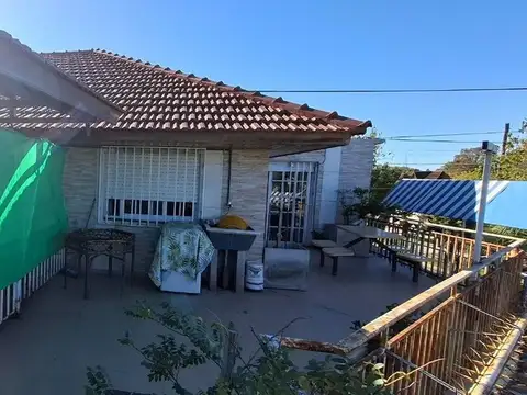 Venta casa 7 ambientes + local en Glew