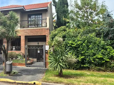 EXCELENTE CHALET EN ZONA 4