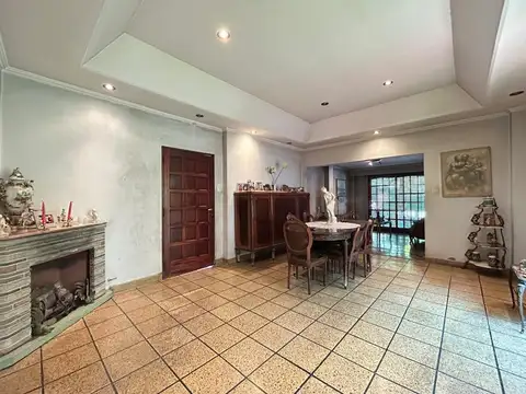 Depto Tipo Casa 6 ambientes con 1 baño