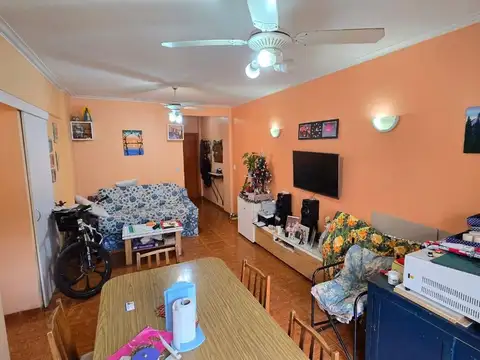 VENTA - DEPARTAMENTO CUATRO AMB C/BALCON - FLORES