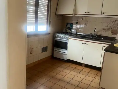 Casa en Alquiler con 1 cochera