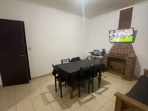 Venta casa con local zona hospital italiano