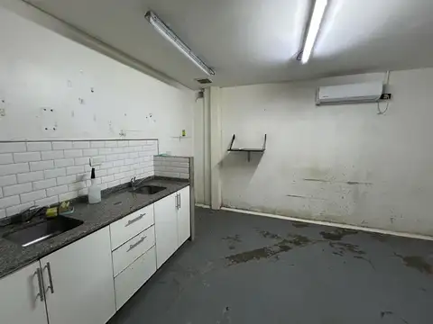 GALPÓN DE 1070 M² EN PB, ENTRADA DE CAMIONES Y TRIFÁSICA - BELGRANO/COLEGIALES
