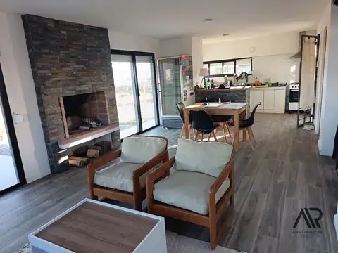 Casa en Venta en La Asturiana, USD 230.000