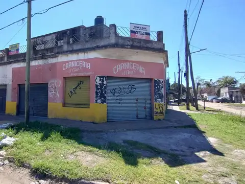 Casa con 3 locales y galpon en venta Chaco 2295 - U$s98.000