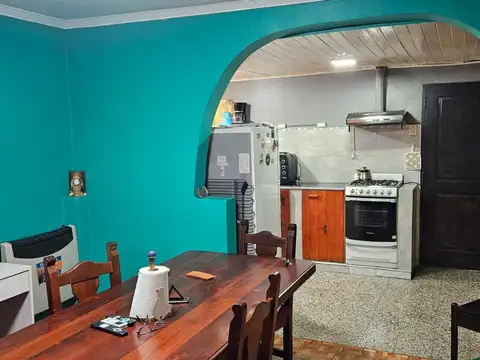 Casa 3 ambientes con 1 baño
