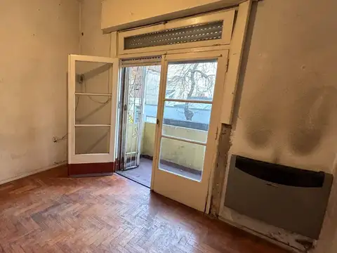 Depto Tipo Casa en Venta 50 años