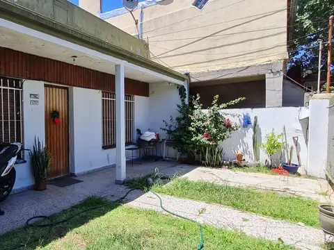 Venta de Casa 5 AMBIENTES en Caseros, Tres de Febrero