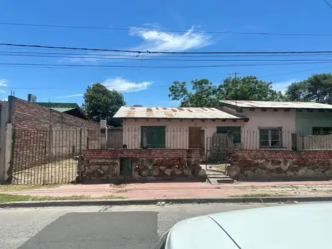 CASA EN VENTA-A Refaccionar-Mate de Luna 1286