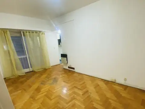 2 ambientes interno, amplio, cocina y baño completa, excelente ubicación.