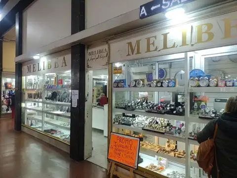 Excelente local en la mejor ubicacion de la mejor galeria!!!