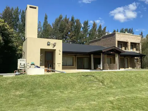 Venta de casa exclusiva en Estancia Smithfield