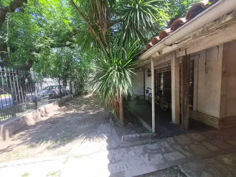 CASA  VENTA 4 AMB COCHERA APTA CREDITO  BURZACO