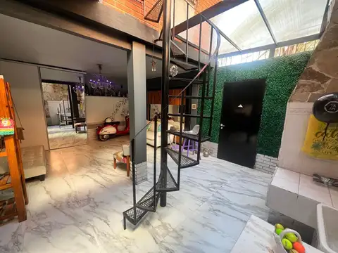 Depto Tipo Casa en Venta de 4 ambientes
