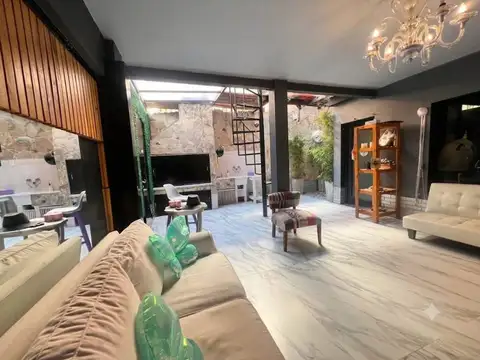 PH TIPO CASA  4 AMBIENTES  J. INGENIEROS GARAJE