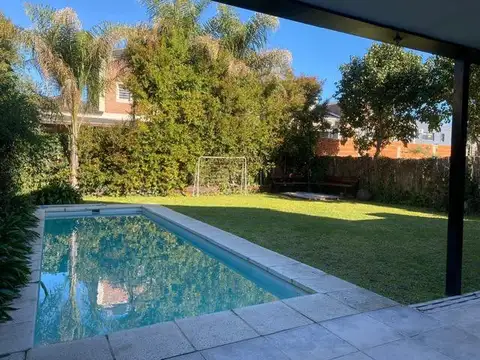 Casa 5 ambientes con 2 baños