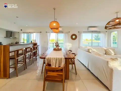 Casa 4 ambientes con 3 baños