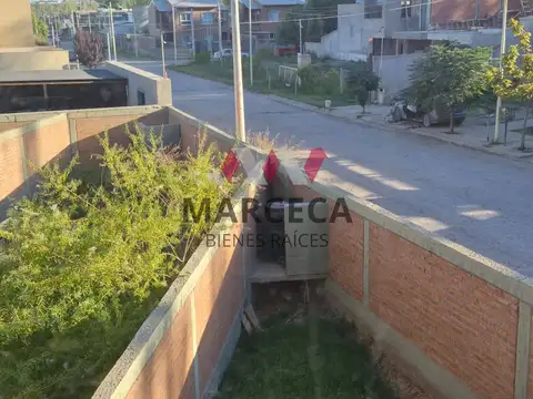 Duplex con amplio patio en Rincon del Valle, Centenario