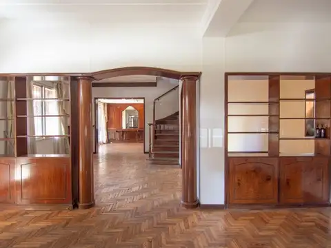 CASA 6 AMBIENTES EN MARTINEZ