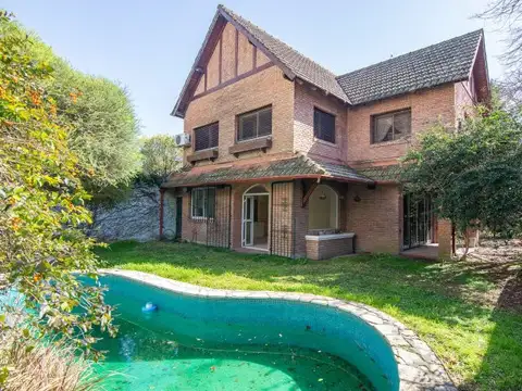 CASA 6 AMBIENTES EN MARTINEZ