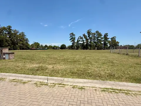 Terreno en Venta 20  mts Fondo