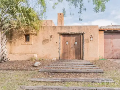 Casa en Alquiler en Villanueva, USD 4.500
