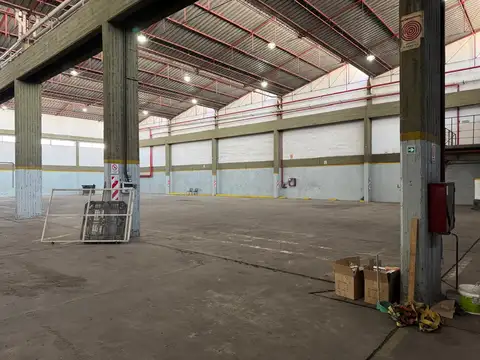 Galpon en Alquiler 61  mts Fondo