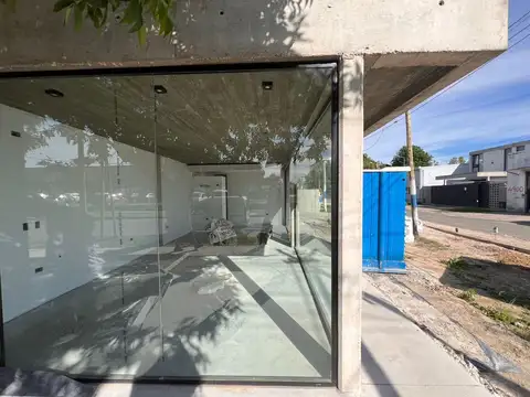 LOCAL en VENTA a estrenar - 485(MITRE) e/ 137 y 138 -JOAQUIN GORINA - LA PLATA