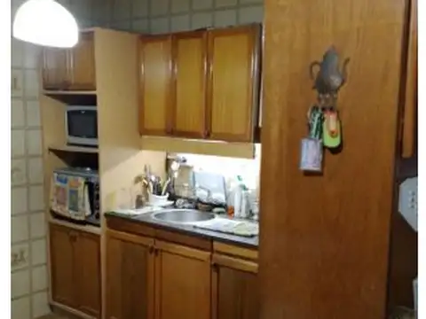 Casa 9 ambientes con 3 baños