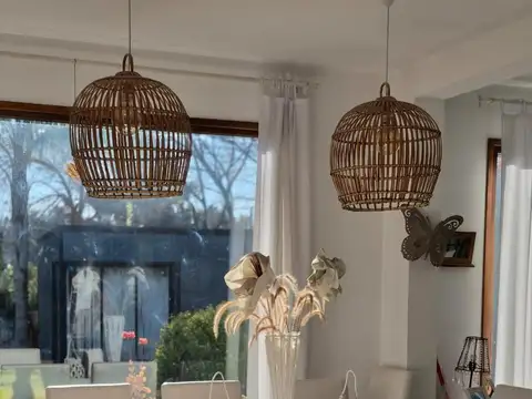 Casa 6 ambientes con 2 baños