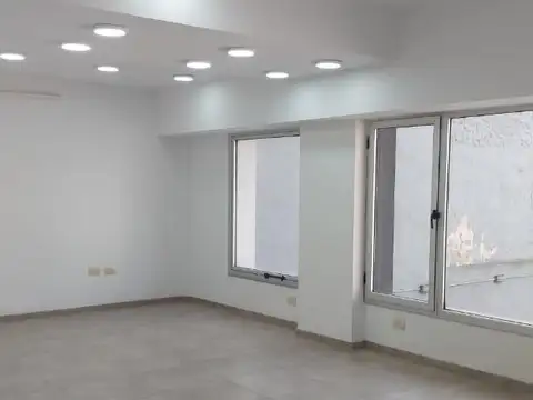Oficina en Alquiler en Banfield, $ 680.000