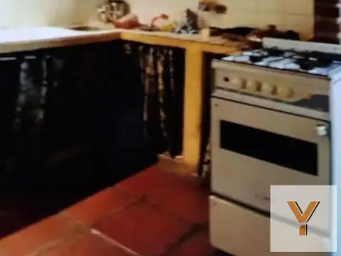 Casa venta - 4 dormitorios 2 baños - 200mts2 totales - Berazategui