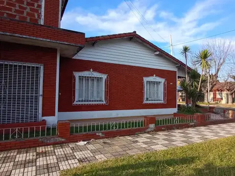 CASA EN VENTA 4 AMB. PARAMARIBO 6296 WILDE