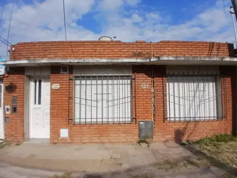 CASA DE 2 DORMITORIOS
