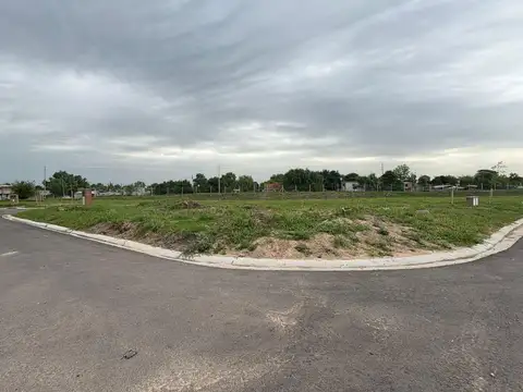 Lote interno en esquina en venta en San Pablo Chico/Pilar