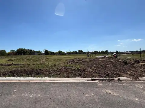 Lote interno en esquina en venta en San Pablo Chico/Pilar