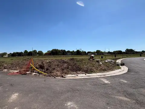 Lote interno en esquina en venta en San Pablo Chico/Pilar