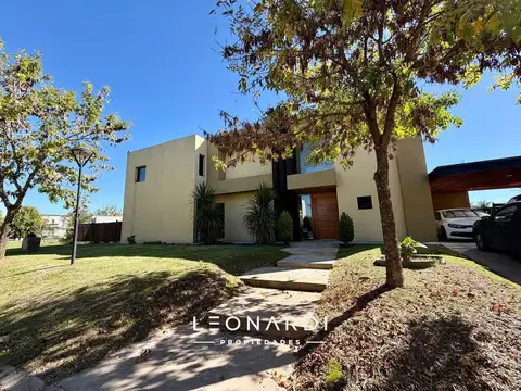 Casa en Alquiler de 5 dormitorios