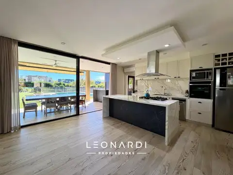 Casa en Alquiler en El Cantón - Barrio Islas, USD 2.700