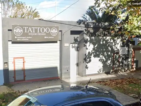 CASA 2 AMBIENTES VENTA DERQUI-2 LOCALES, JARDÍN