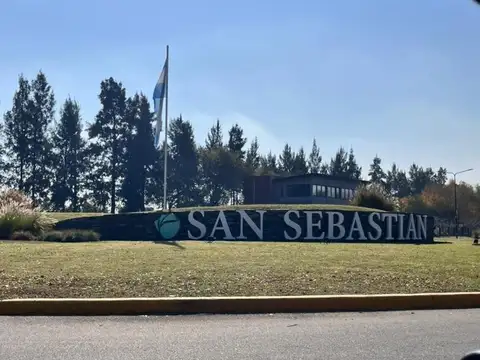 Casa 5 ambientes con 4 baños