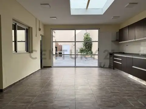 Depto Tipo Casa en Venta de 5 ambientes