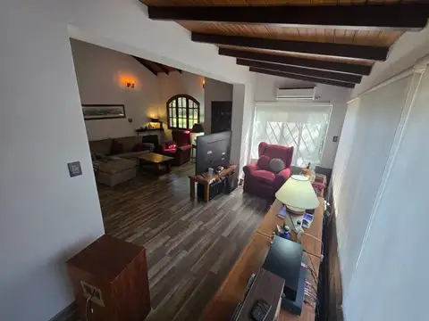 Casa en Venta con 3 cocheras