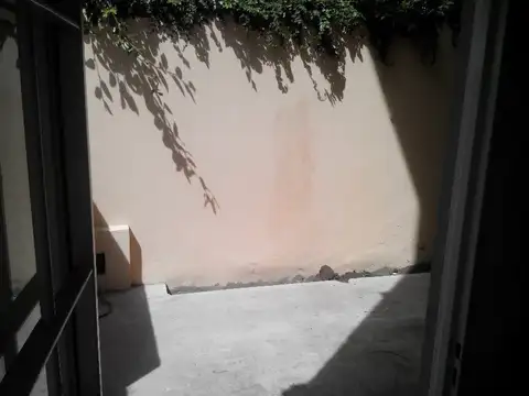 Depto Tipo Casa en Alquiler con 1 cocheras