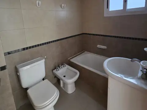Departamento en Alquiler con 1 cocheras