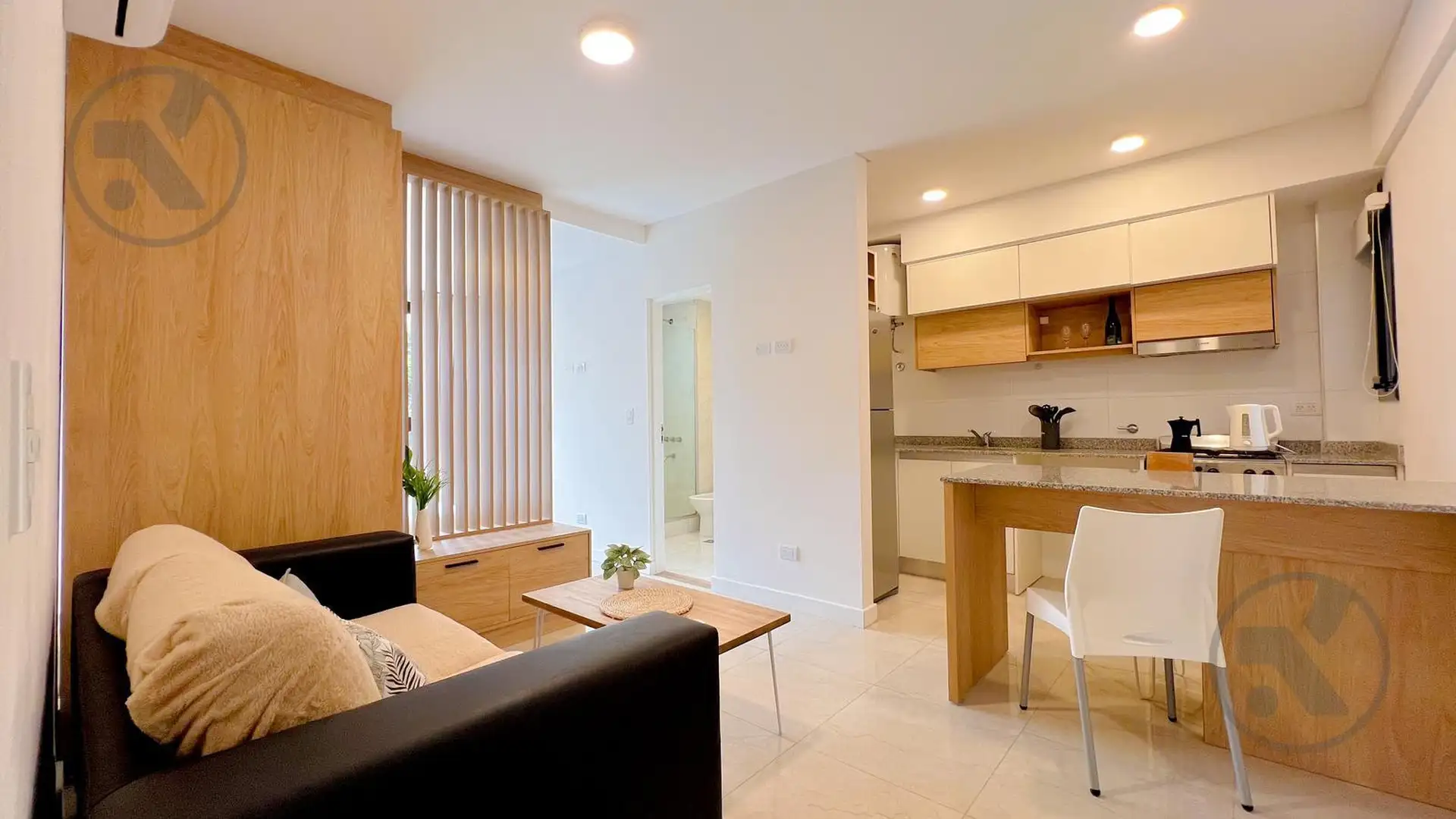 Monoambiente con oficina independiente 45m² — San José