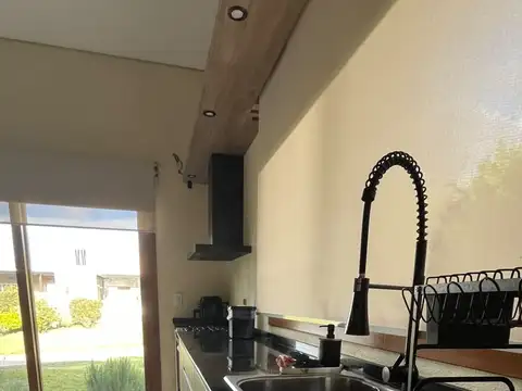 VENTA CASA 4 DORMI. COUNTRY POTRERILLO DE LARRETA