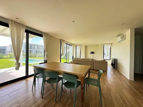 Impecable casa EN VENTA  en La Magdalena Barrio Privado. Canning, Esteban Echeverría.